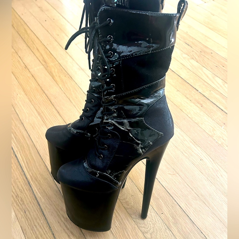 Hella boots 🔥